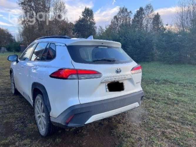 Corolla Cross híbrido, versión full