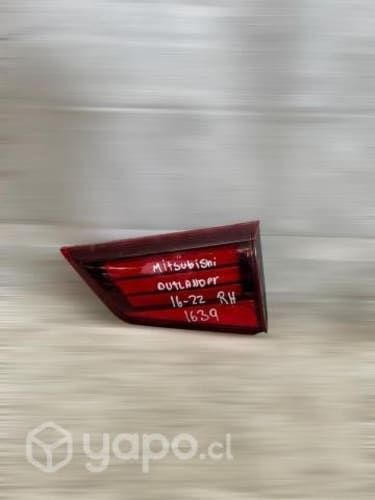 Foco trasero rh mitsubishi outlander 2016-2022