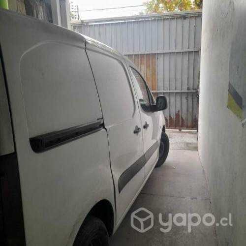 Peugeot Partner 2015 1.6 HDI L1 90HP Pack AA