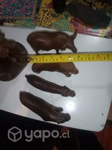 Figuras antiguas de madera