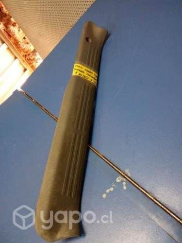 Cubre zocalo trasero izquierdo Ford Ranger 2.5