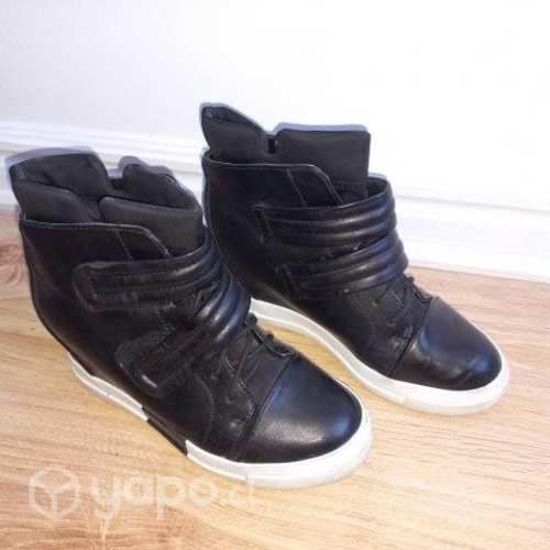 Botin negro caña baja