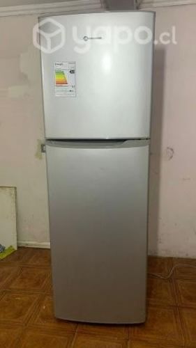 Refrigerador Mademsa nordik 700 inox