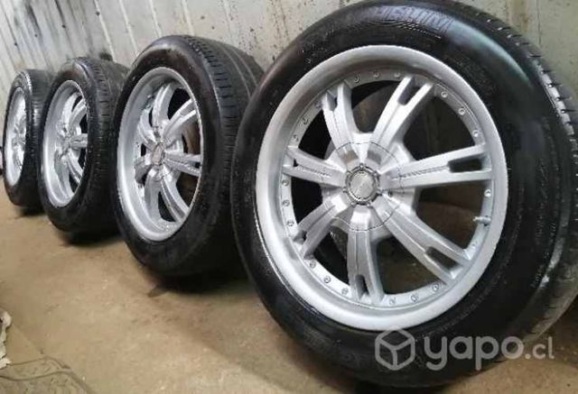 Llantas aro 18 apernadura 5X114 y 5x100 con neumát