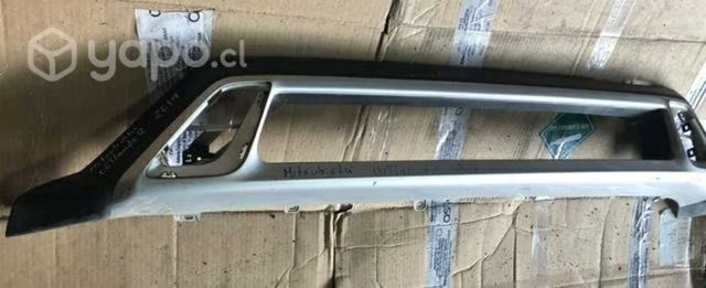 Moldura Parachoque Mitsubishi outlander