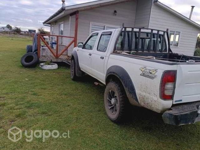 Se vende camioneta Nissan Terrano 4x4