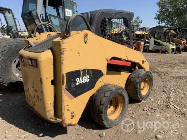 Minicargador Caterpillar 246C, bomba hidráulica