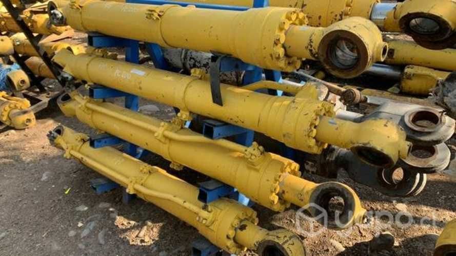 Cilindro hidráulico excavadora Komatsu