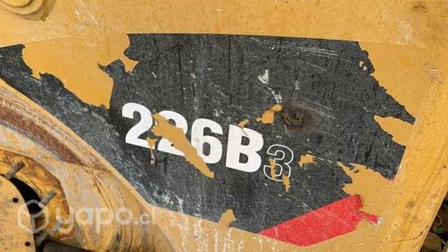 Minicargador Caterpillar disponemos motor tracción