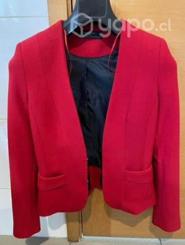 Hermosa chaqueta roja Zara