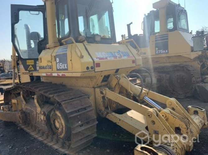 Mandó final Komatsu D65 impecable estado