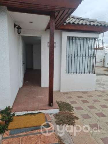Arriendo casa esquina
