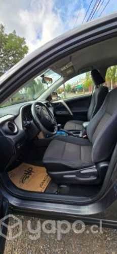 Vendo Rav 4 2,5 automática año 2013