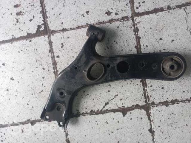 Bandeja derecha Toyota rav4 2014. 2.5