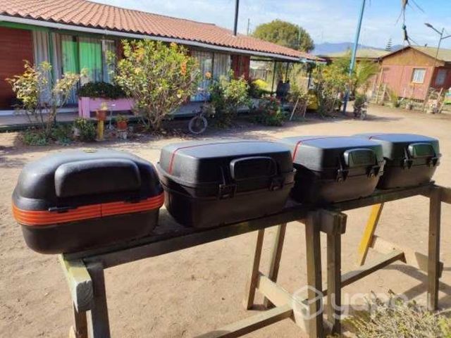 Tres maletas de 45kg 2cascos y una maleta de 25 k