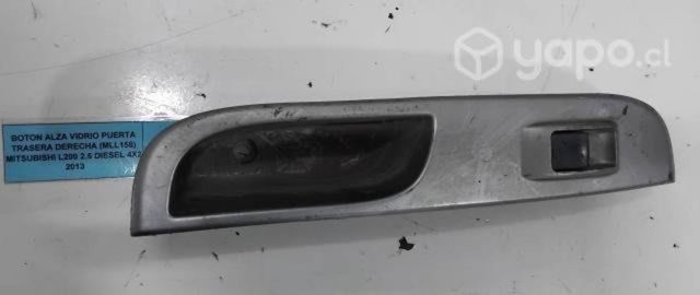 Boton AlzaVidrio Ptq tras der (MLL158) L200 2.5 2