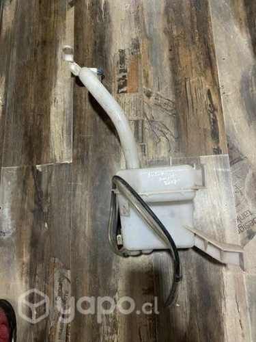 Deposito limpia parabrisas Suzuki Swift año 2007