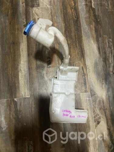 Deposito limpia parabrisas Volkswagen Bora año 17