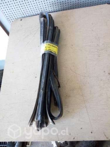 Goma vidrio puerta trasera derecha Ford Ranger 2.5