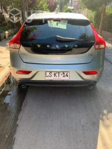 Volvo v40 año 2019