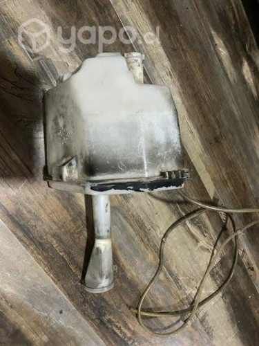 Deposito limpia parabrisas Nissan V16 año 2010