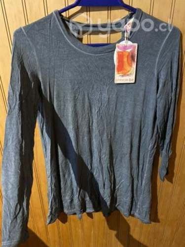 Polera nueva marca umbrale