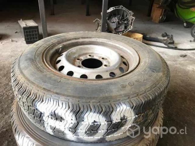 Llanta fierro (R02) con neum 195R15C Ford Ranger