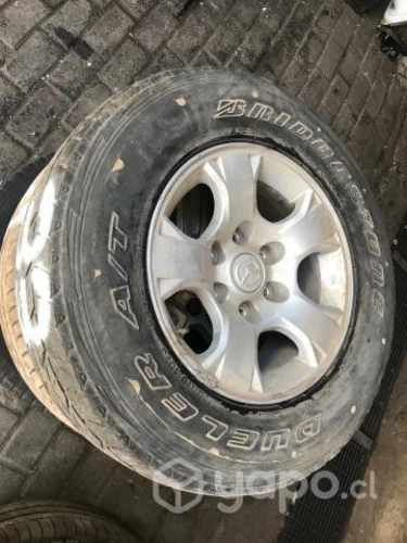 Llanta aluminio con neumatico 24570R16 (33) BT50