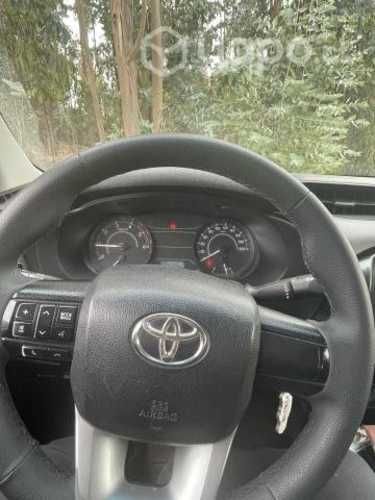 Toyota Hilux 2021 4x4 impecable