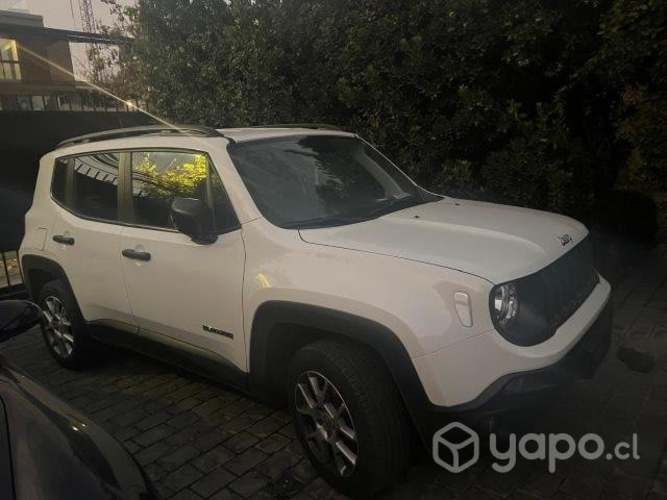 Se vende Jeep renegade