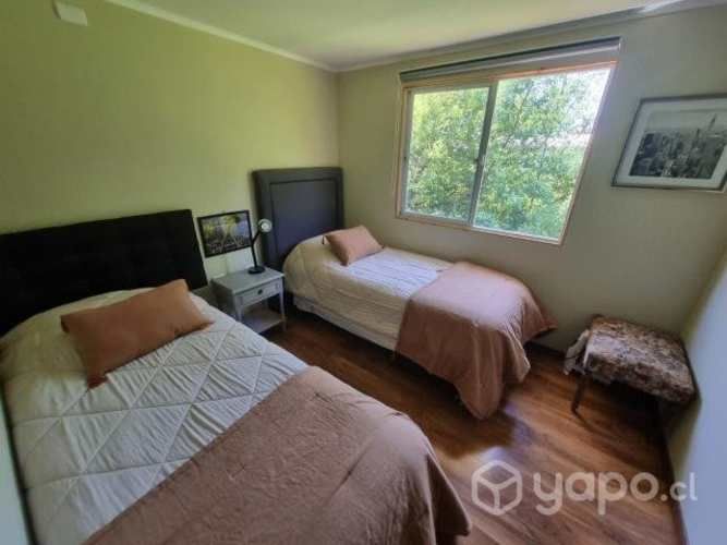 Vendo Parcela dentro de la Ciudad 950mt2 con 2 Casas, 3 Cabañas. Total: 10 Dormitorios, 5 Baños