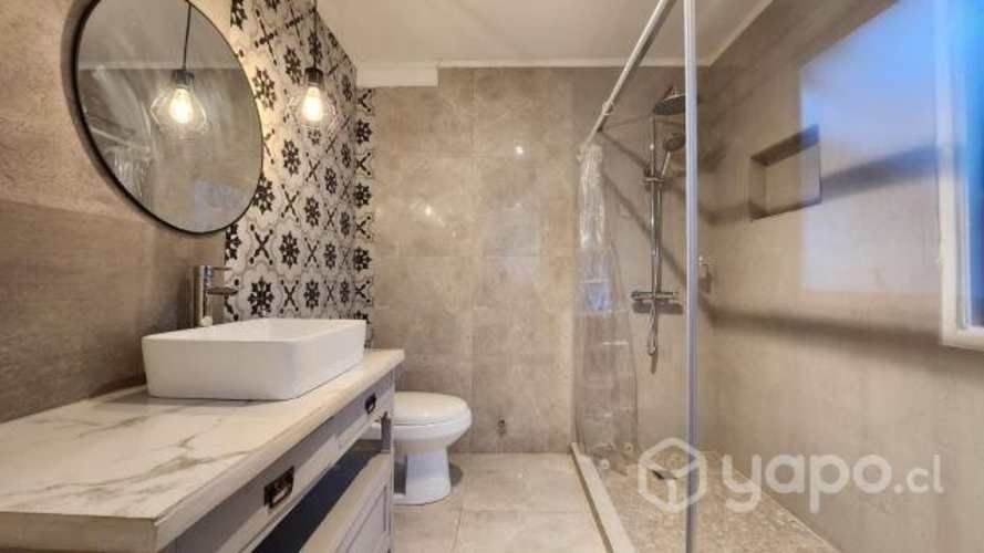 Vendo Parcela dentro de la Ciudad 950mt2 con 2 Casas, 3 Cabañas. Total: 10 Dormitorios, 5 Baños