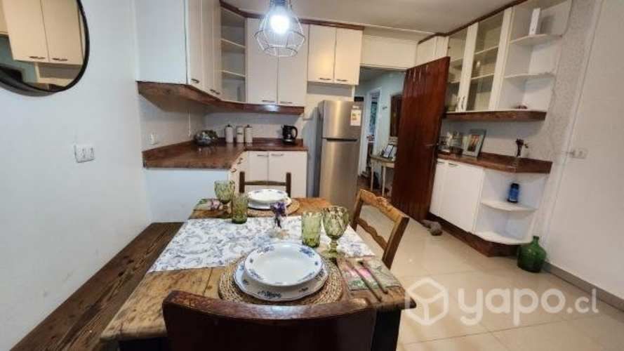 Vendo Parcela dentro de la Ciudad 950mt2 con 2 Casas, 3 Cabañas. Total: 10 Dormitorios, 5 Baños