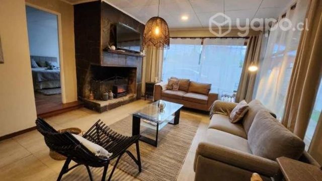 Vendo Parcela dentro de la Ciudad 950mt2 con 2 Casas, 3 Cabañas. Total: 10 Dormitorios, 5 Baños