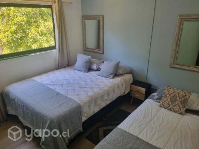 Vendo Parcela dentro de la Ciudad 950mt2 con 2 Casas, 3 Cabañas. Total: 10 Dormitorios, 5 Baños