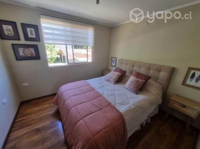 Vendo Parcela dentro de la Ciudad 950mt2 con 2 Casas, 3 Cabañas. Total: 10 Dormitorios, 5 Baños