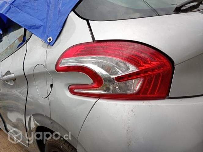 Foco trasero izquierdo Peugeot 208 ORIGINAL