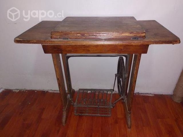 Maquina de coser singer antigua