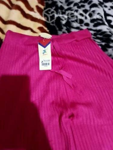 Pantalón de lanilla nuevo