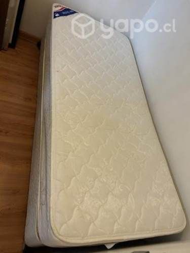 Cama base con colchón