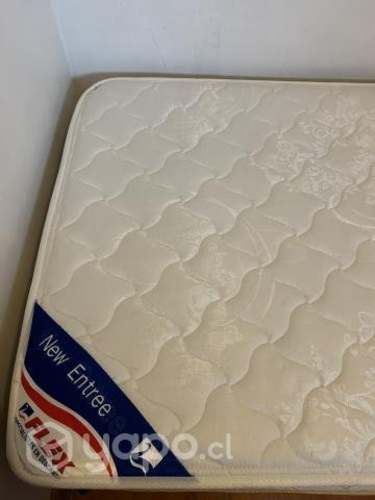 Cama base con colchón