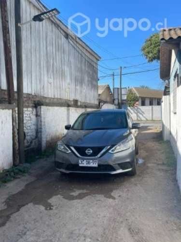 Vendo Nissan sentra B17 año 2017 ..