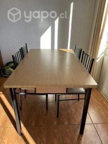 Mesa Comedor 6 puestos y 4 sillas
