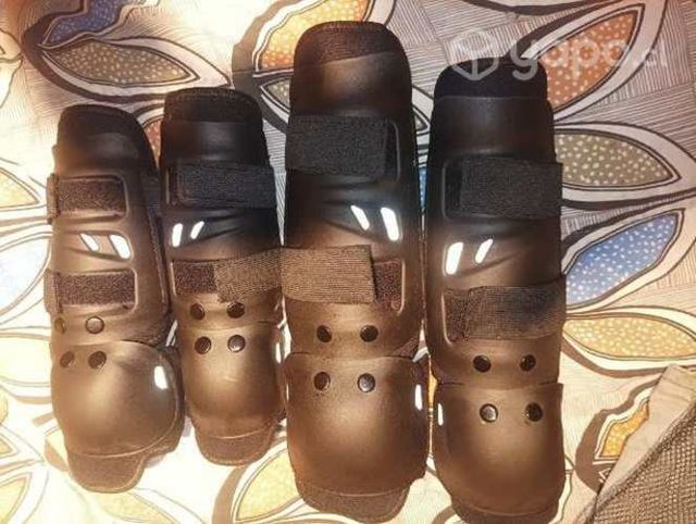 Rodilleras más coderas para moto