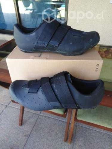 Zapatos de gravel, Fizik Terra Powerstrap X4