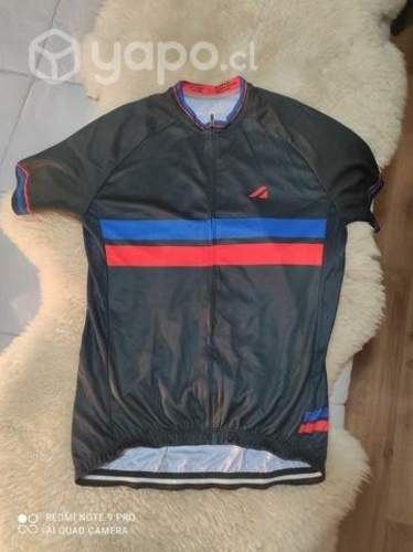 Polera de ciclismo