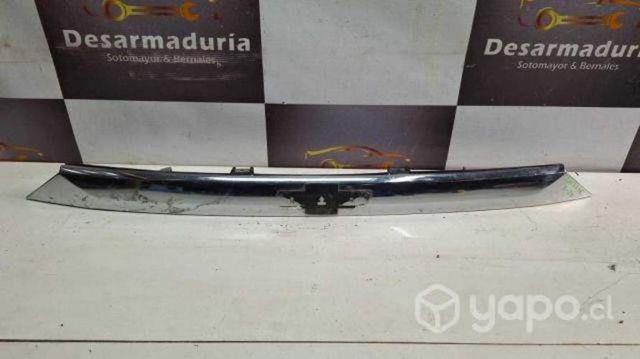 Moldura portalon Traverse 2018 a 2020 2.1