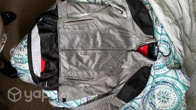 Chaqueta moto con protecciones