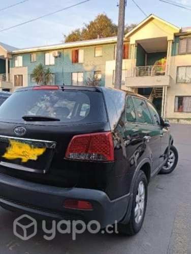 Kia Sorento 2.4 bencinera color negro
