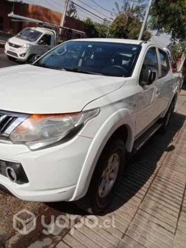 Mitsubishi l200 2019